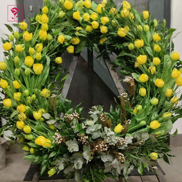 انتخاب گل برای تاج گل نمایشگاه: گل لاله