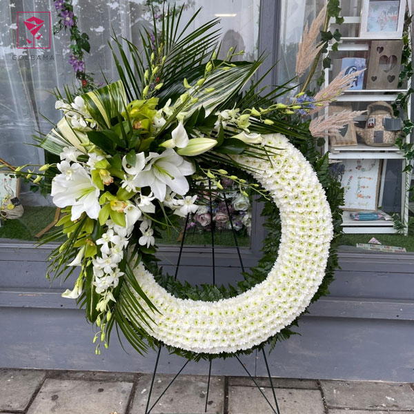 با اجاره تاج گل مصنوعی خیریه به مؤسسات خیریه کمک کنید