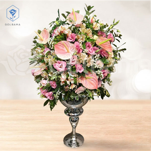  با گل لاله در رنگ‌های پاستلی جام گل لاکچری نامزدی