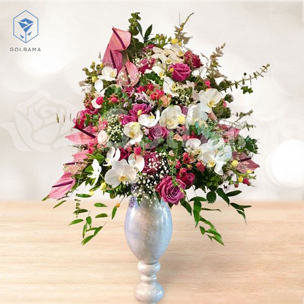 گل های رنگارنگ و متنوع در جام گل نامزدی