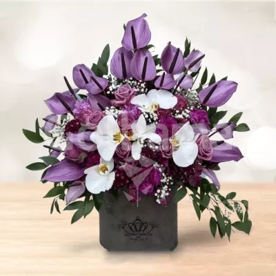 باکس گل استوانه ای ارکیده آنتوریوم سفید بنفش