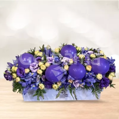 باکس گل مستطیلی بادکنکی لیسین توس زنبق بنفش