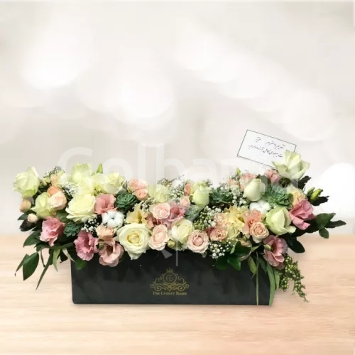 باکس گل مستطیلی رز لیسیانتوس سفید صورتی