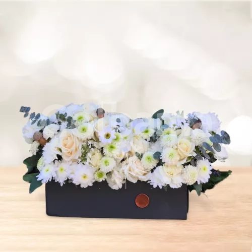 باکس گل مستطیلی متوسط داوودی رز سفید