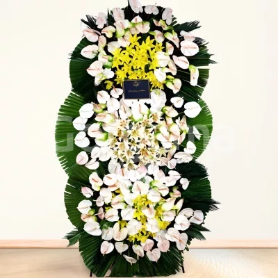 تاج گل تسلیت سه طبقه اورینتال آنتوریوم و لیلیوم