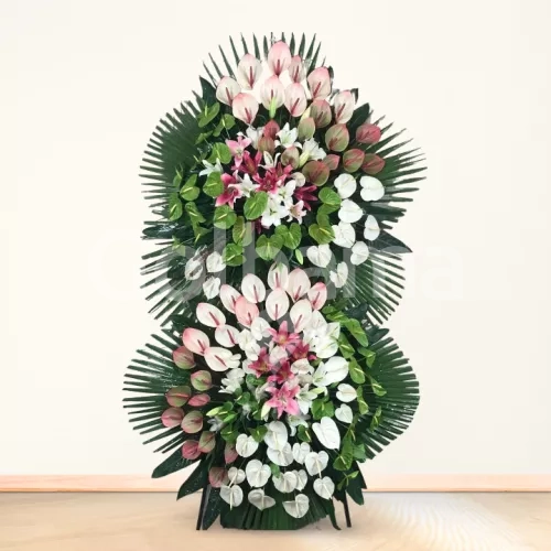 تاج گل دو طبقه آنتریوم سفید سبز لیلیوم