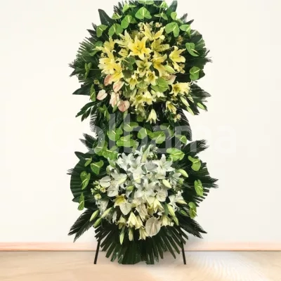 تاج گل دو طبقه پایه فلزی آنتریوم سبز لیلیوم