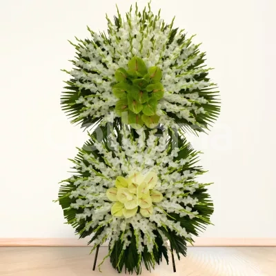 تاج گل دو طبقه گلایل آنتریوم سبز کرم