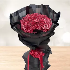 دسته گل بزرگ رز قرمز عروس کاغذ مشکی