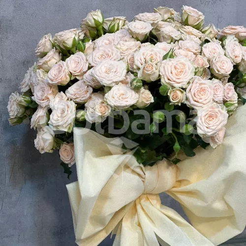 دسته گل رز سفید بزرگ