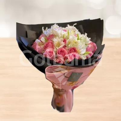 دسته گل رز صورتی و آلسترمریا سفید