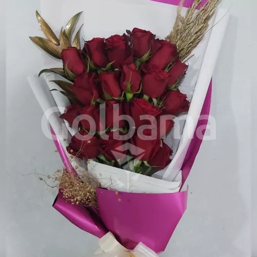 دسته گل رز قرمز ۲۰ تایی خوابیده