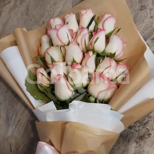 دسته گل رز لب ماتیکی ۲۰ تایی خوابیده