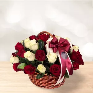 سبد گل رز متوسط