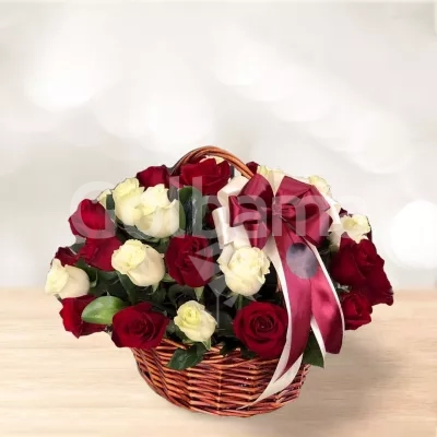 سبد گل رز متوسط