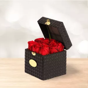 باکس گل رز هلندی مشکی کوچک