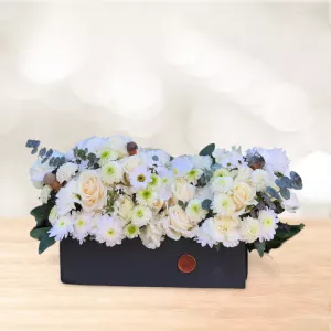 باکس گل مستطیلی متوسط داوودی رز سفید