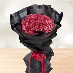 دسته گل بزرگ رز قرمز عروس کاغذ مشکی